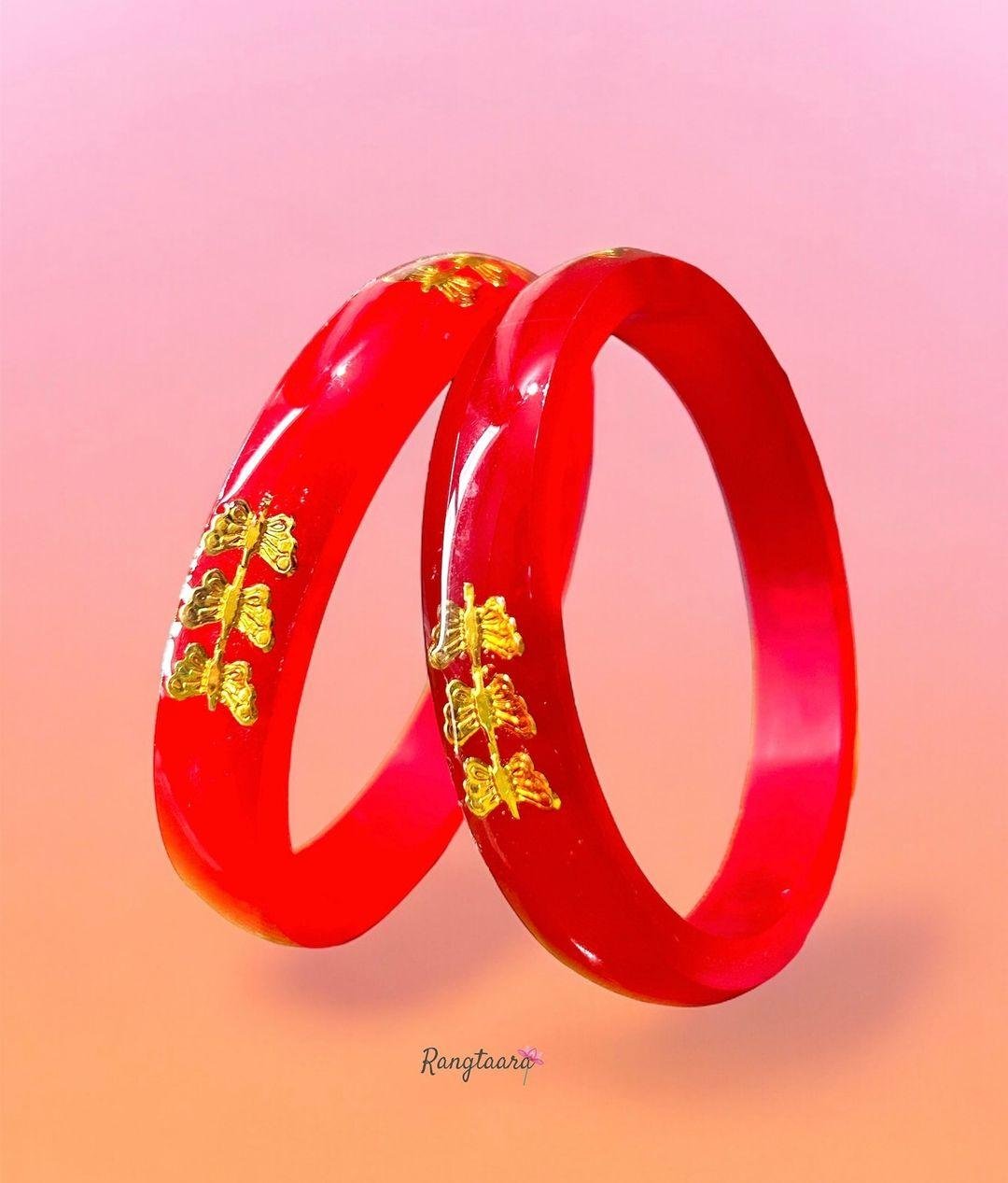 dailywear-laal-kade-bangles-women-indianwedding-style-trend-instagram-instadaily